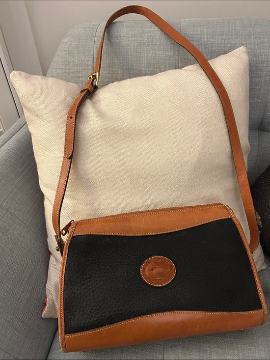 Dooney & Bourke Handbags - Vintage, DOONEY & BOURKE Leather Crossbody Shoulder Bag in Navy and Tan